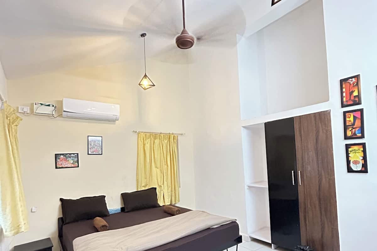 Family Villa, 2 Bedrooms, Pool View | 2 bedrooms, minibar, desk, iron/ironing board
