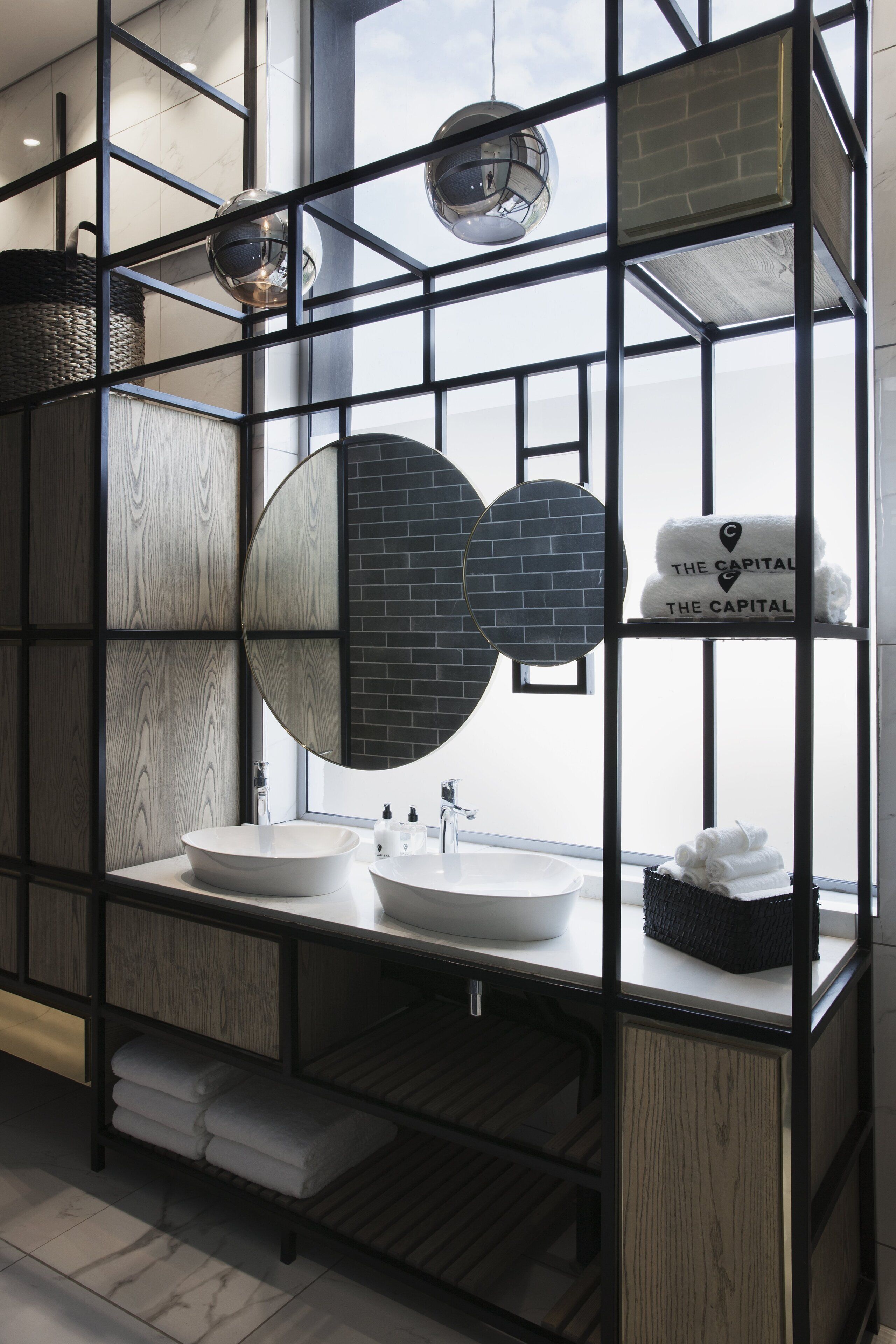 body treatments, body wraps, body scrubs, facials, 2 treatment rooms