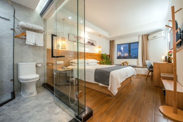 スタンダード ルーム クイーンベッド 1 台 | デスク、遮光カーテン、アイロン / アイロン台、WiFi (無料)