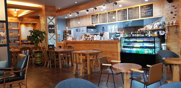 Se sirven desayunos, almuerzos y cenas