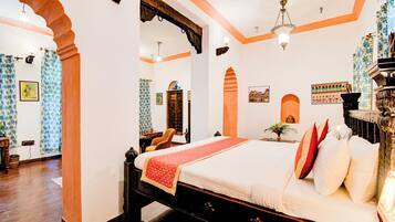 Phòng Club, 1 giường đôi | 1 phòng ngủ, bộ đồ giường cao cấp, trang trí khác biệt