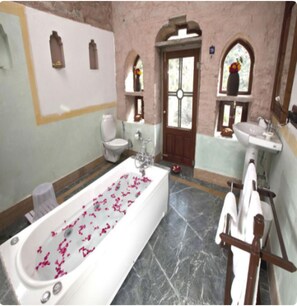 Suite | Bathroom | Designer toiletries, towels, soap, shampoo