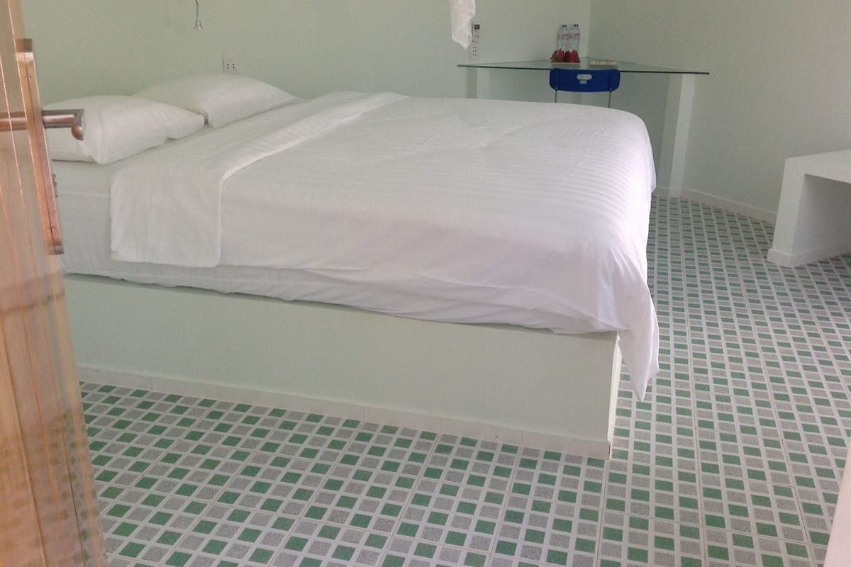 1 bedroom, Egyptian cotton sheets, premium bedding, pillow-top beds