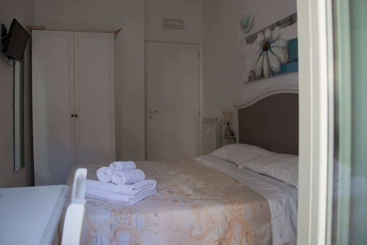Economy Double Room, Balcony