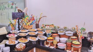 餐饮