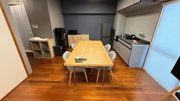 Traditional Room, Non Smoking, Kitchen | Desk, laptop workspace, soundproofing, free WiFi