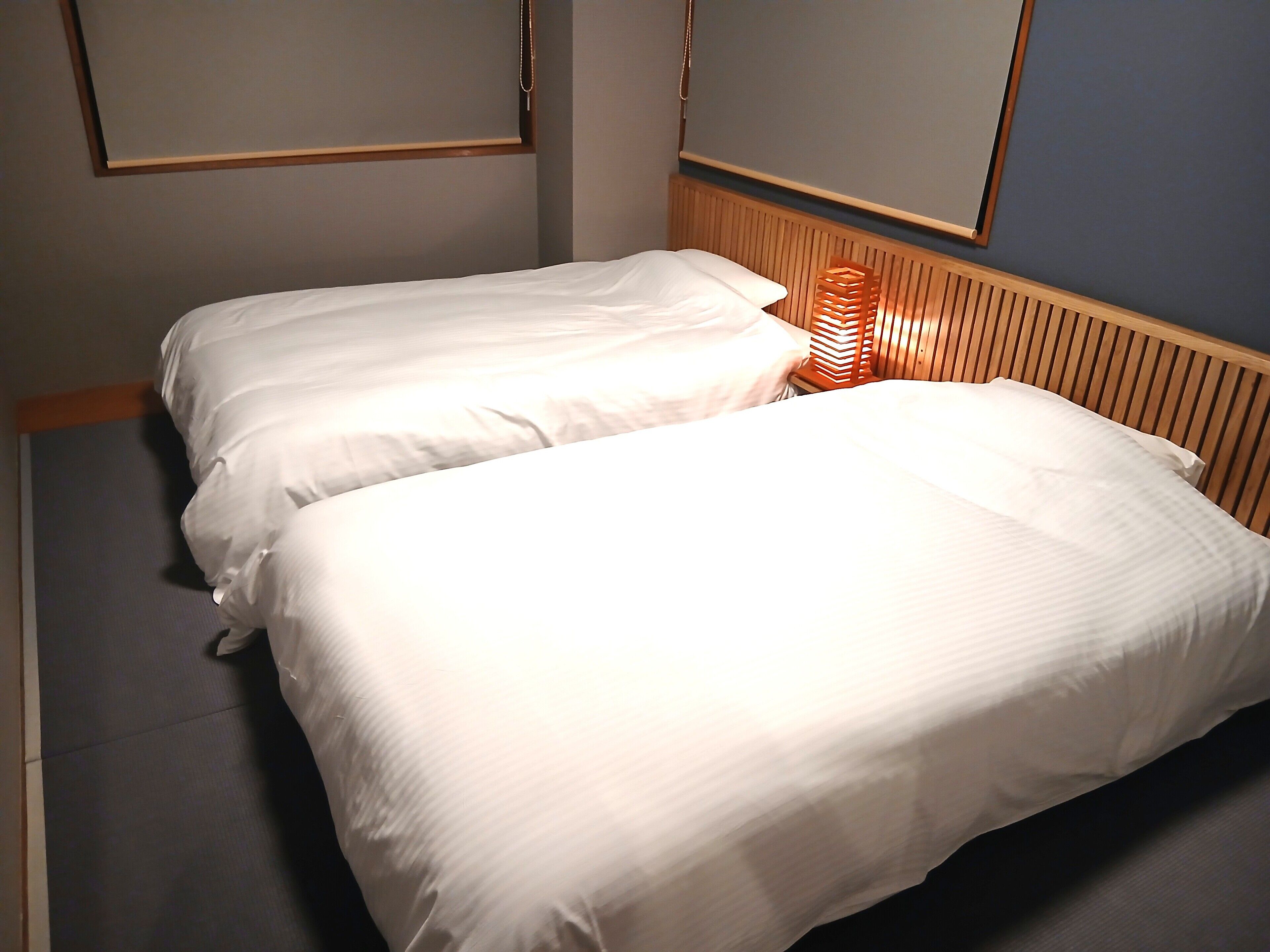 Desk, laptop workspace, soundproofing, free WiFi