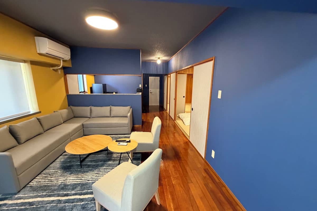 Superior-Zimmer, 3 Schlafzimmer, Nichtraucher (Japanese Western Style, 60m2 for 4~6 ) | Schreibtisch, laptopgeeigneter Arbeitsplatz, schallisolierte Zimmer