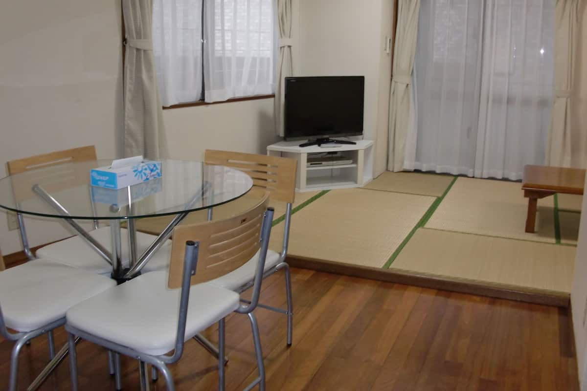 Quarto, para não fumantes, cozinha | Escrivaninha, quartos à prova de som, Wi-Fi de cortesia, roupa de cama
