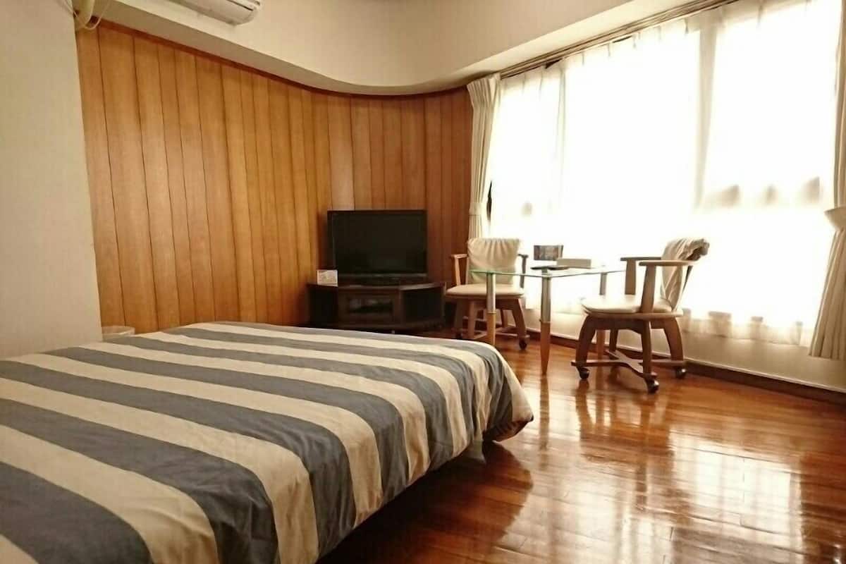 Quarto, para não fumantes, cozinha | Escrivaninha, quartos à prova de som, Wi-Fi de cortesia, roupa de cama