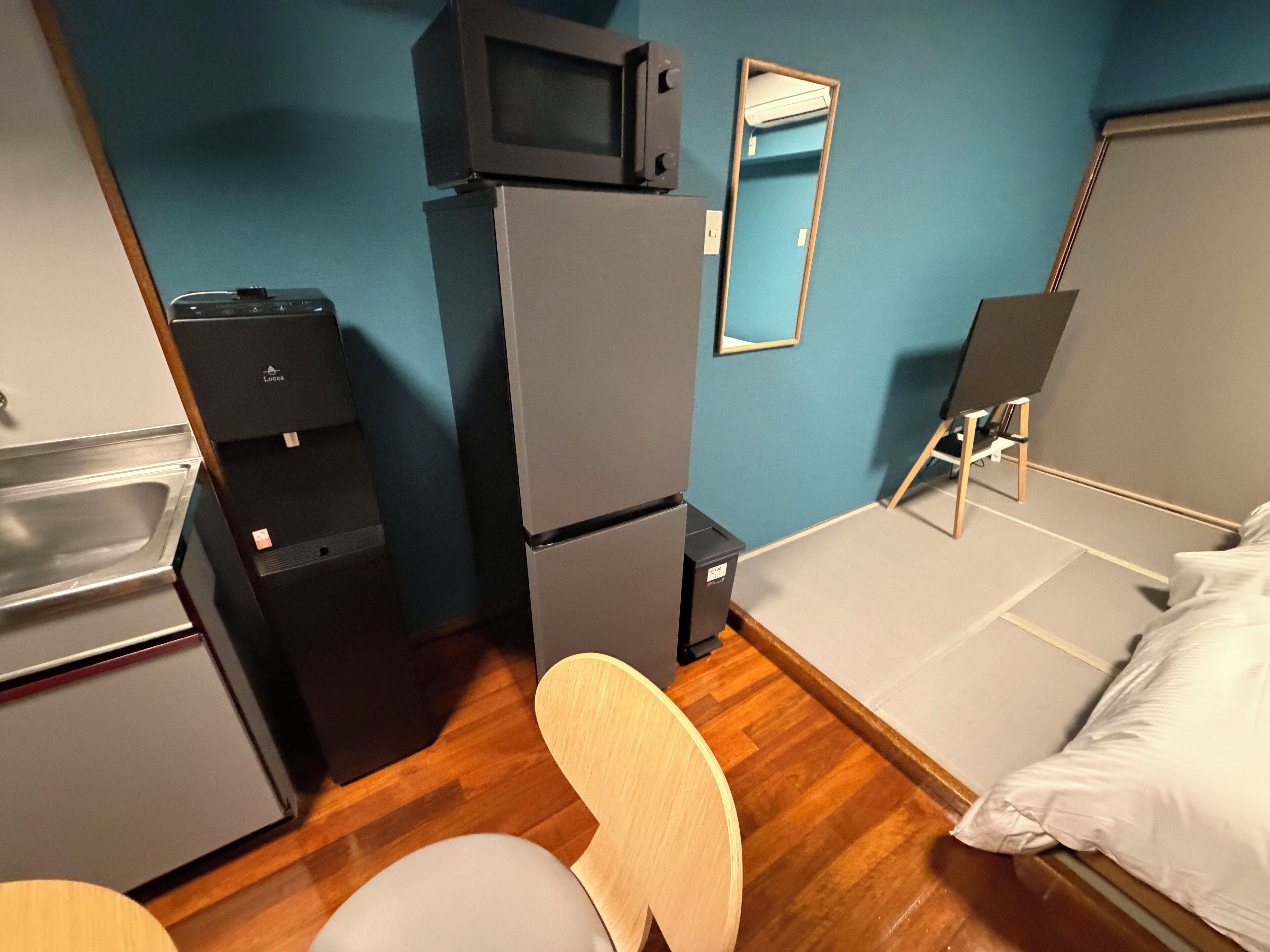 Eenvoudige Twin kamer, niet-roken, keuken (20m2) | Een bureau, een laptopwerkplek, geluiddichte muren, gratis wifi