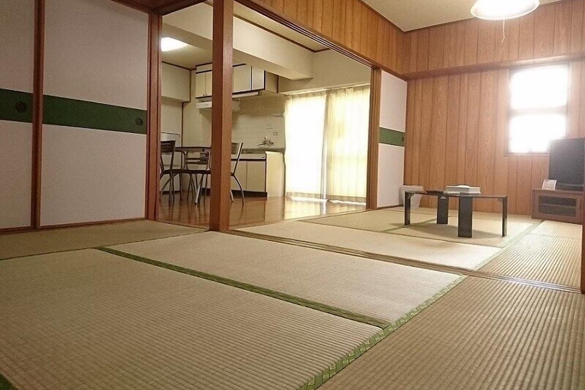 Quarto tradicional, para não fumantes, cozinha | Escrivaninha, quartos à prova de som, Wi-Fi de cortesia, roupa de cama