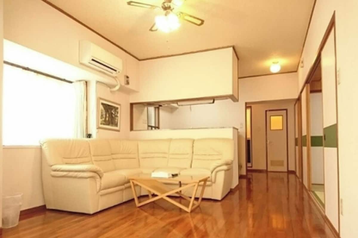 거실 공간 | 디지털 채널 시청이 가능한 50인치 TV