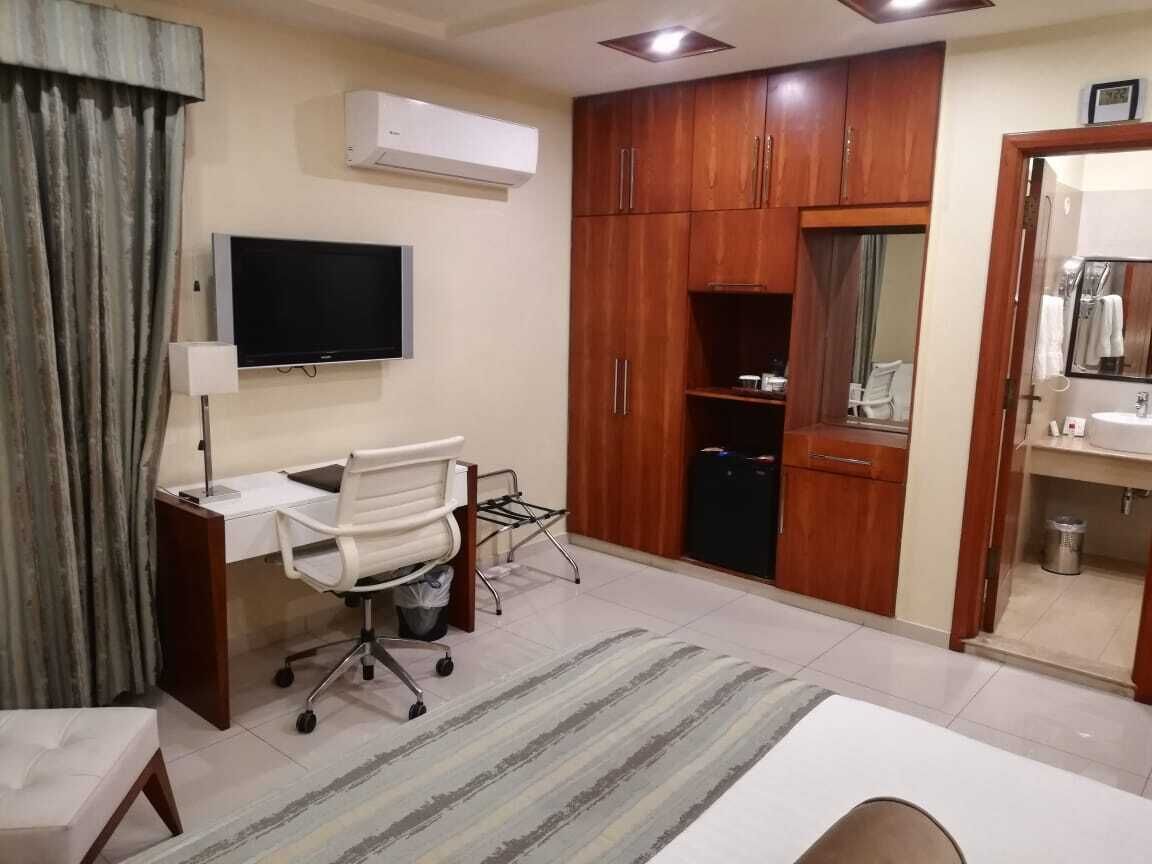 superior room | minibar, in-room safe, desk, soundproofing