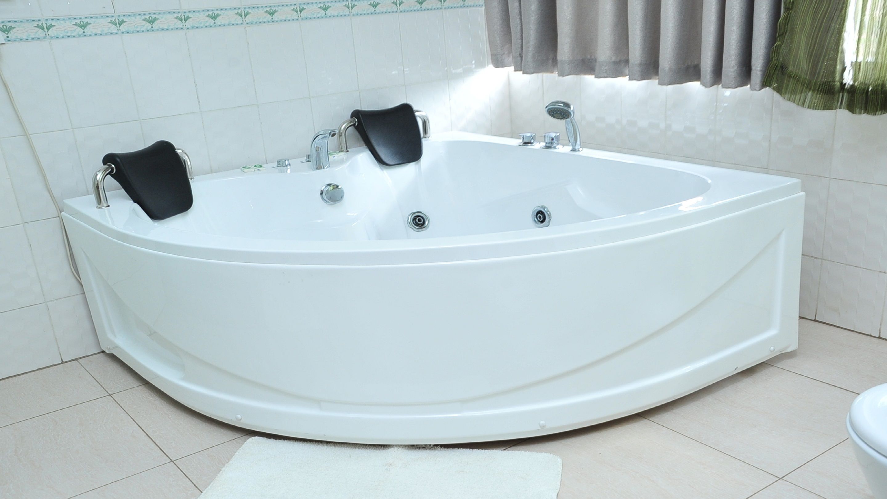grand suite | jetted bathtub
