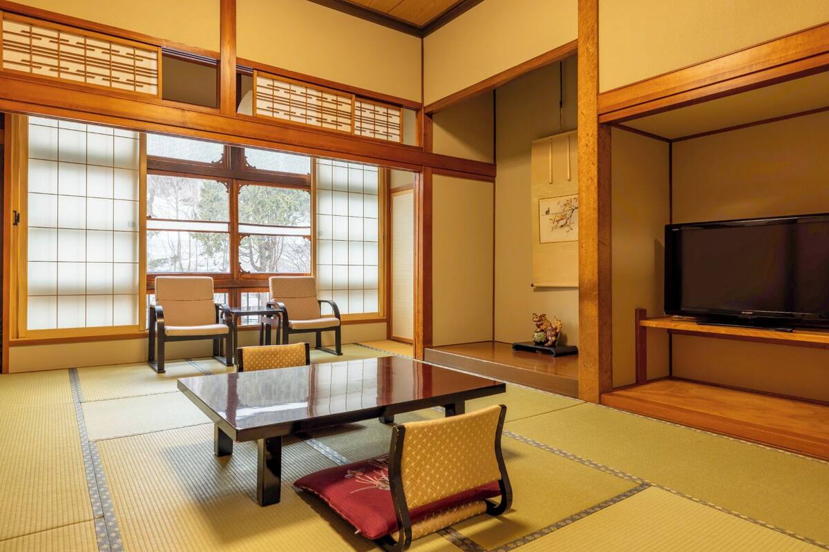 Habitación triple (Japanese-style, 8+4 tatami, No toilet) | Caja fuerte, escritorio, wifi gratis y ropa de cama