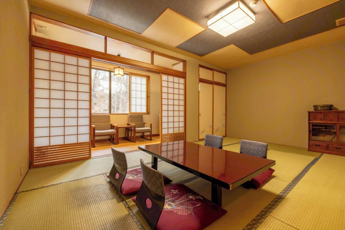 Habitación familiar, no fumadores (Japanese-Style, Shared Bathroom) | Caja fuerte, escritorio, wifi gratis y ropa de cama