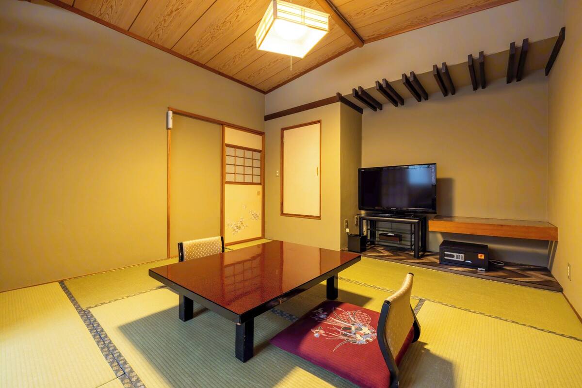 Habitación, no fumadores (Japanese Style,Toilet&Shared Bathroom) | Caja fuerte, escritorio, wifi gratis y ropa de cama