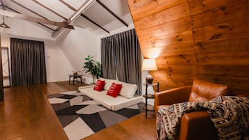 Classic House | 3 bedrooms, free minibar, blackout curtains, free WiFi