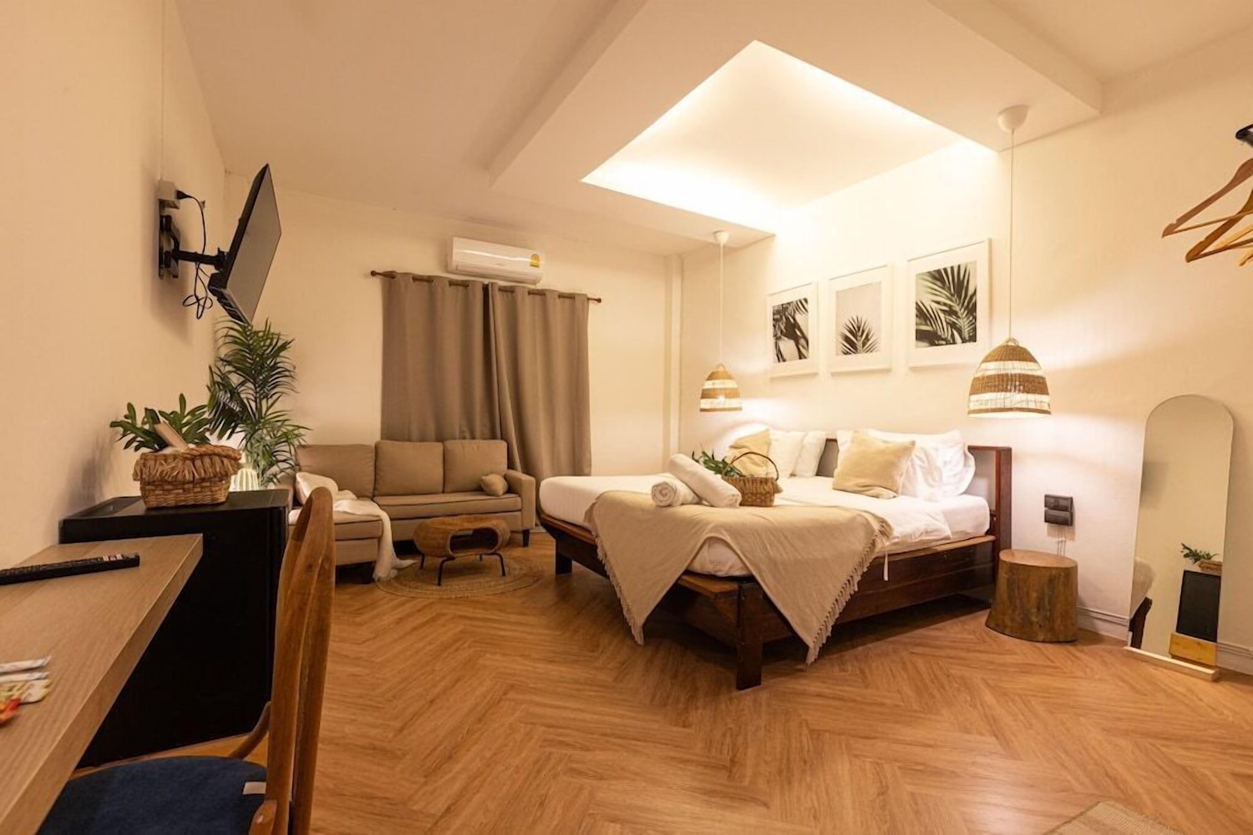 Minibar con artículos gratuitos, cortinas opacas, wifi gratis