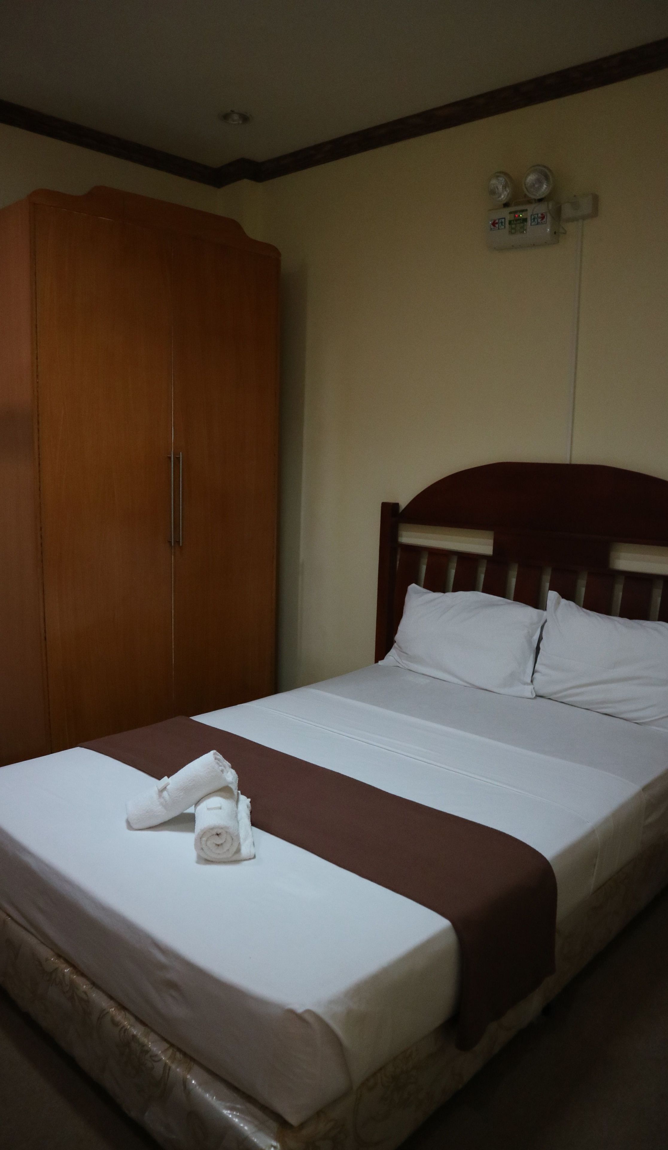 Desk, rollaway beds, free WiFi, bed sheets