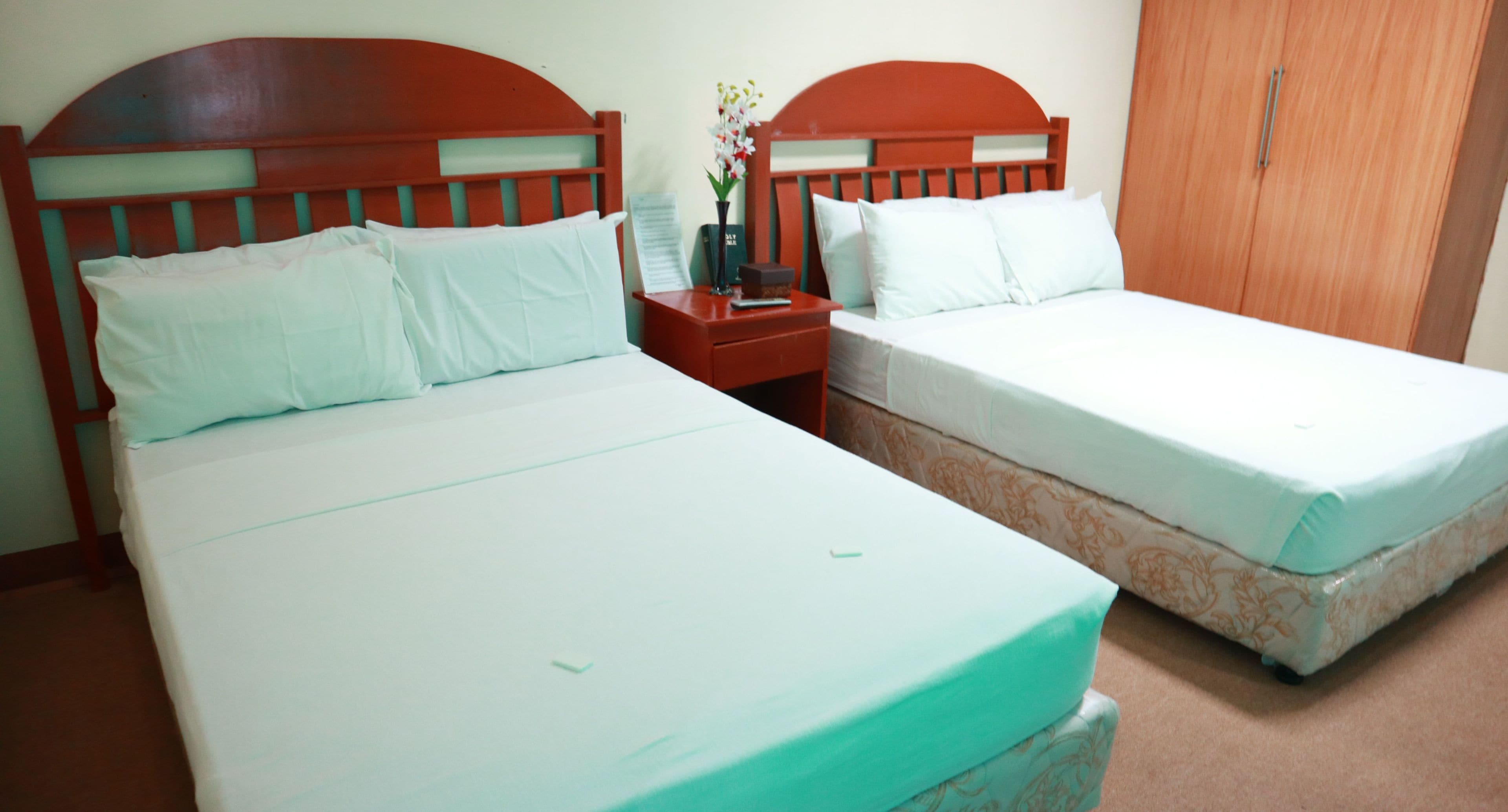 Executive Room | Desk, rollaway beds, free WiFi, bed sheets