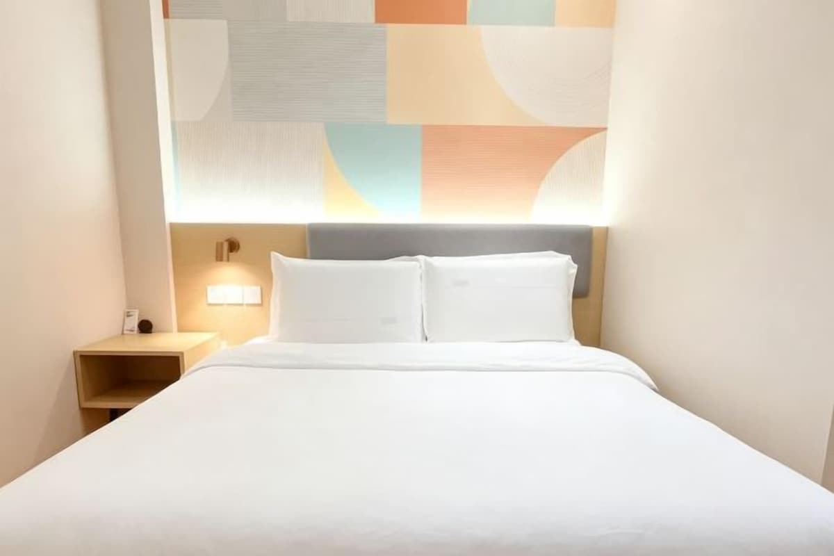 Art Cloud Superior King Room