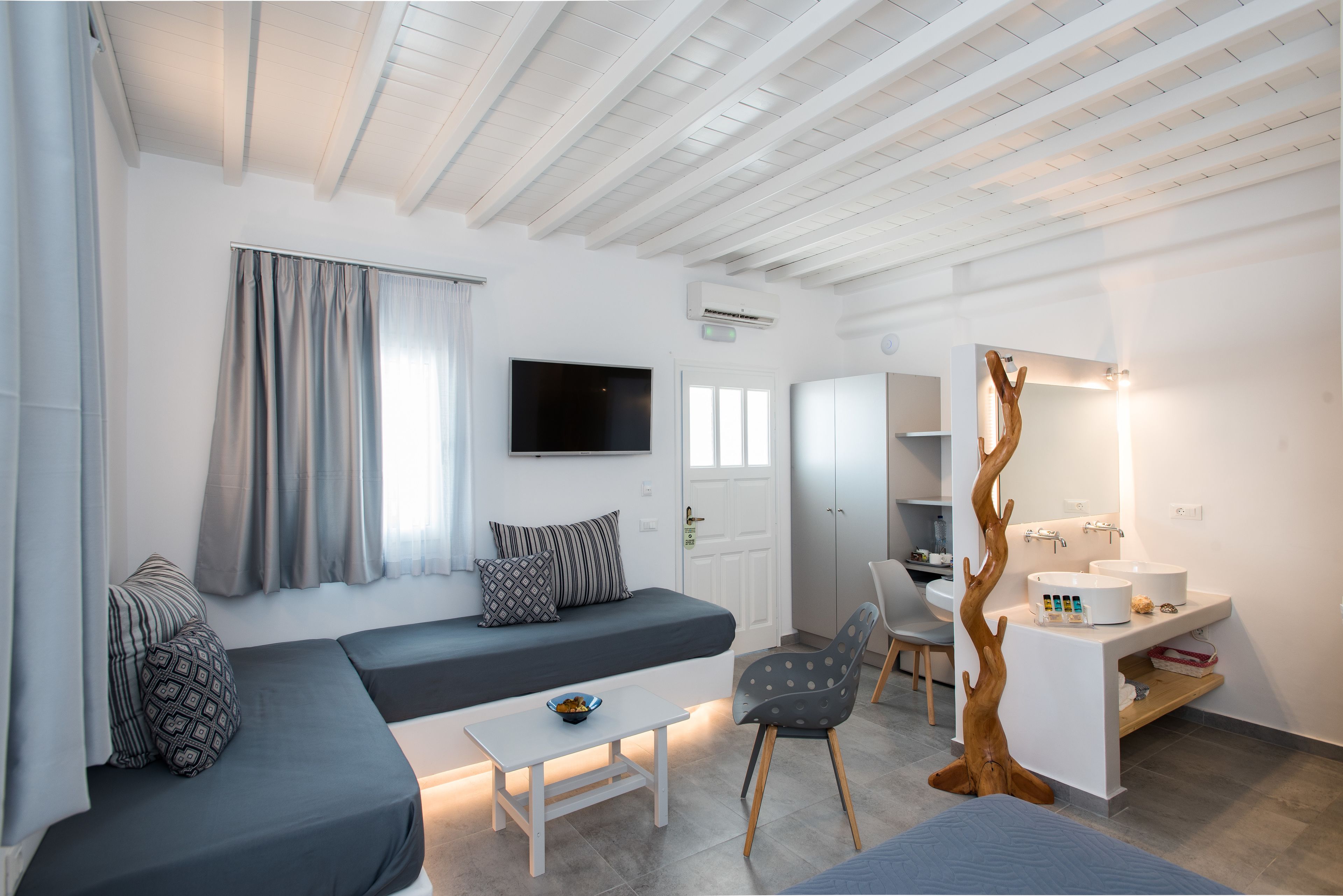 Photo - Mina Studios