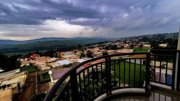 Family Apartment, 2 Queen Beds | Balcony