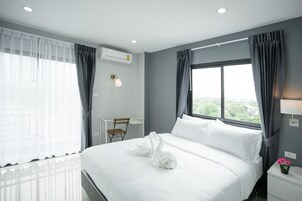 Standard Double Room | Desk, blackout drapes, free WiFi