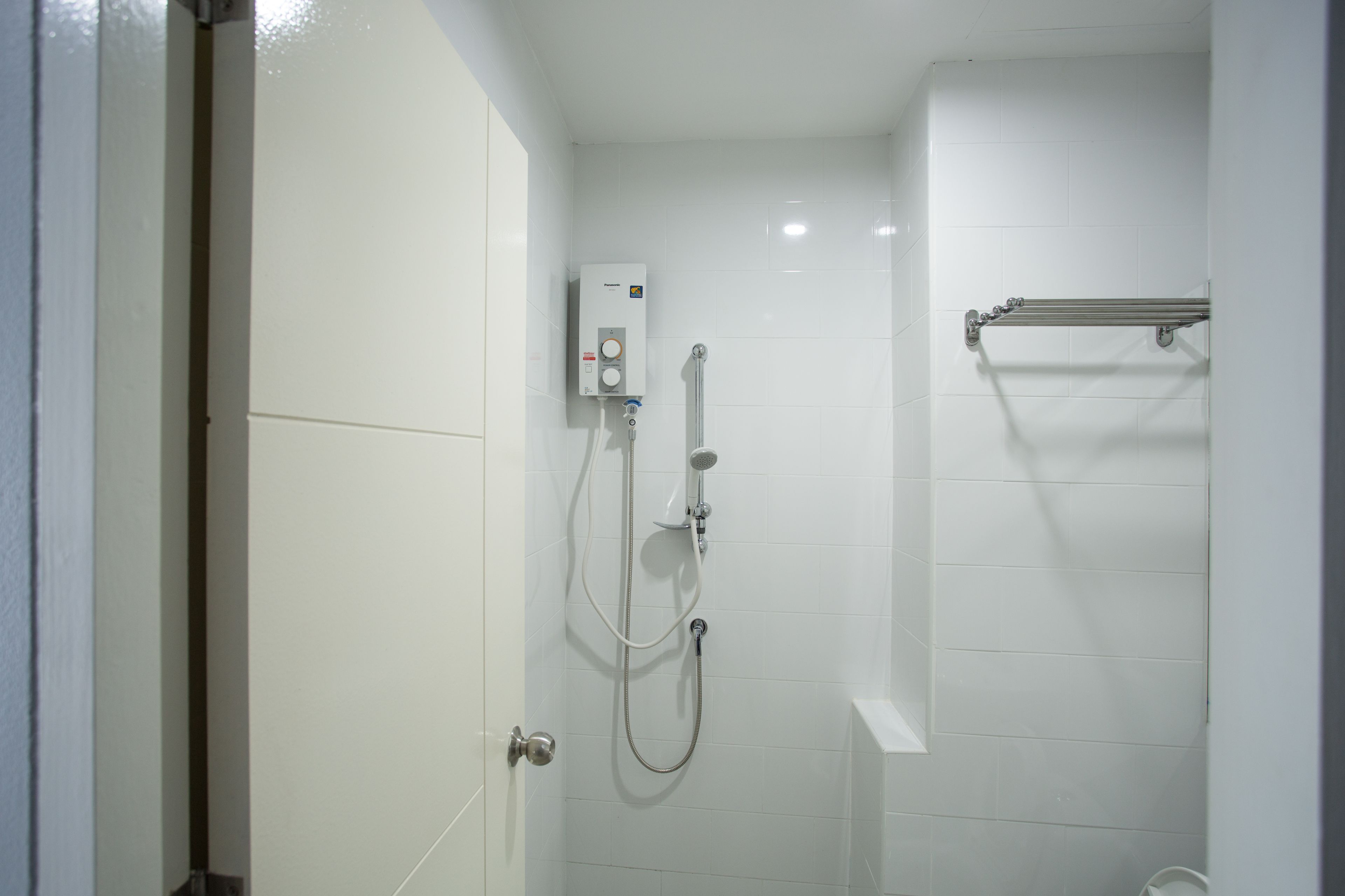 standard double room | bathroom shower