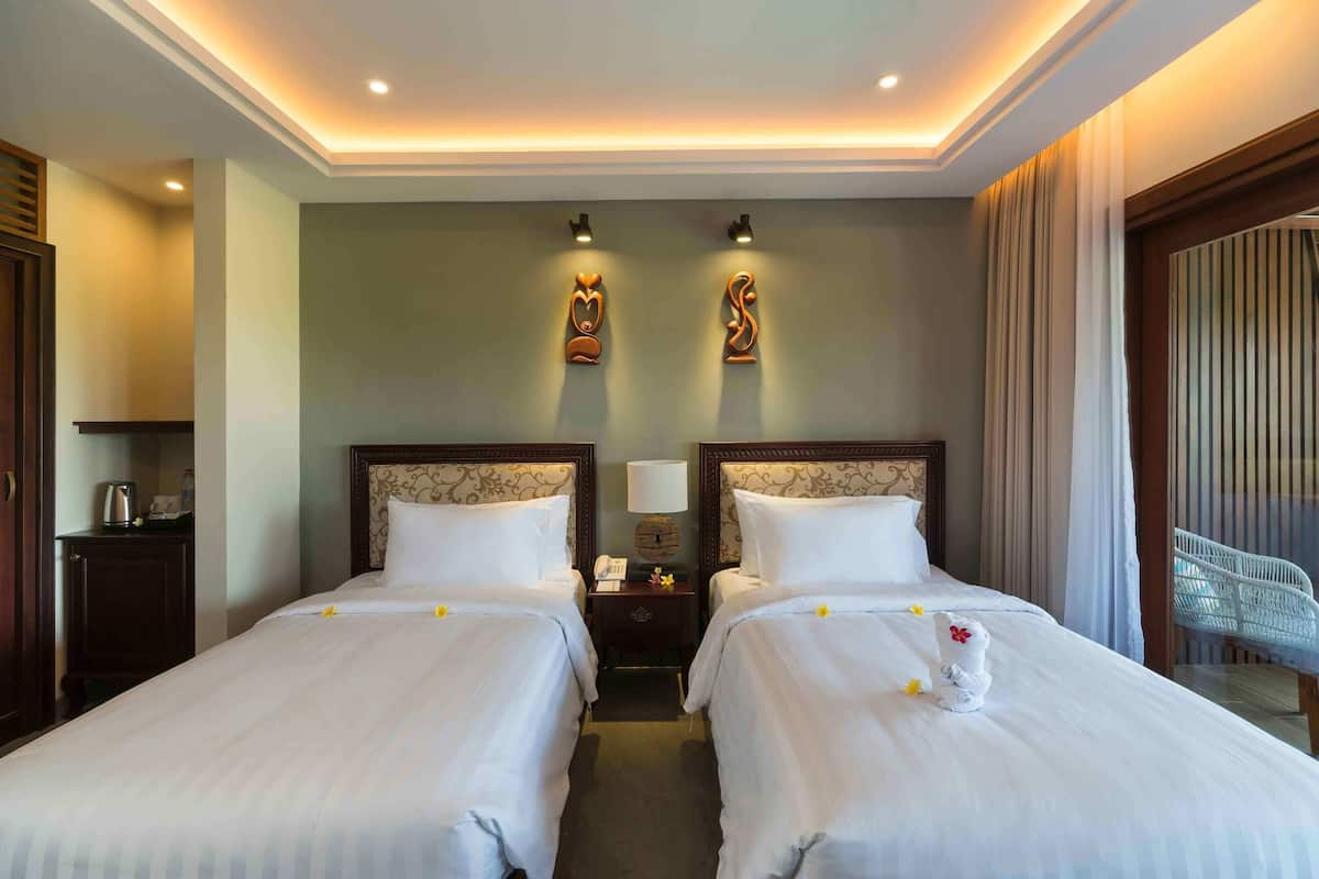 Suite Pool View Twin Bed (2 single beds)