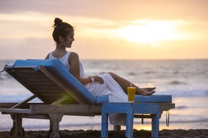 Perto da praia, areia branca 