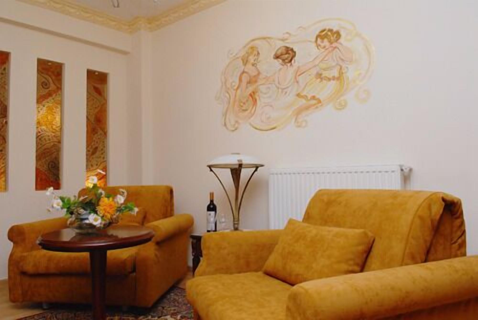 junior suite | living area