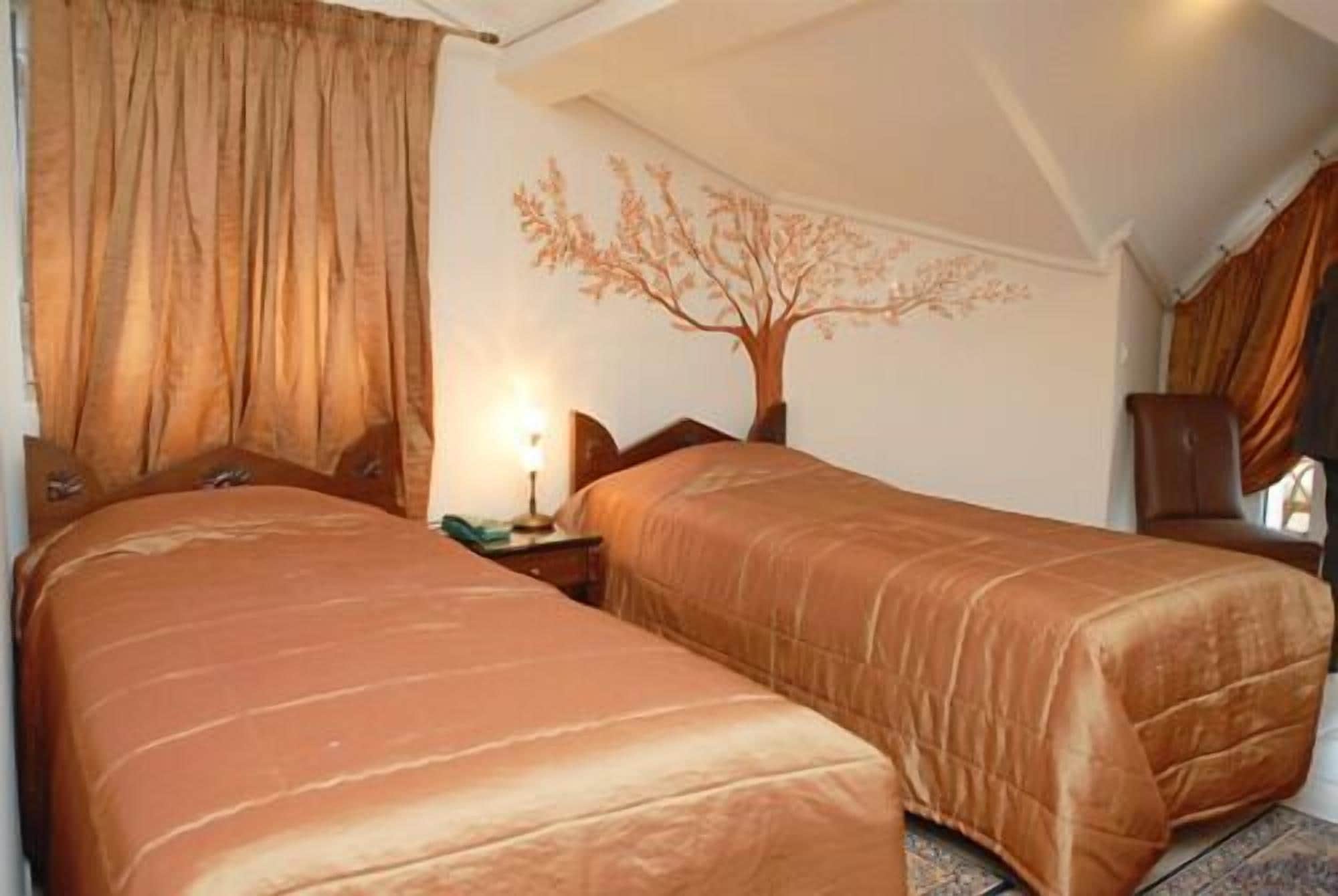 double room, 1 double bed | egyptian cotton sheets, individually decorated, soundproofing, free wifi