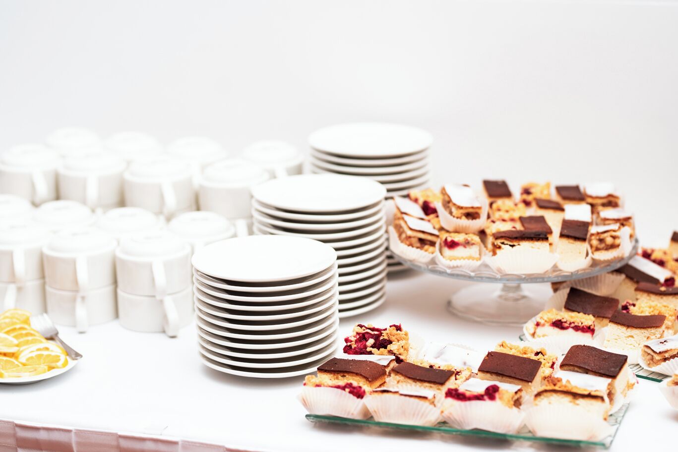 daily cooked-to-order breakfast (pln 50 per person)