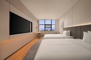 Down duvets, desk, laptop workspace, blackout curtains - Holiday Inn Express Yiwu International Trade City by IHG (Jinhua)