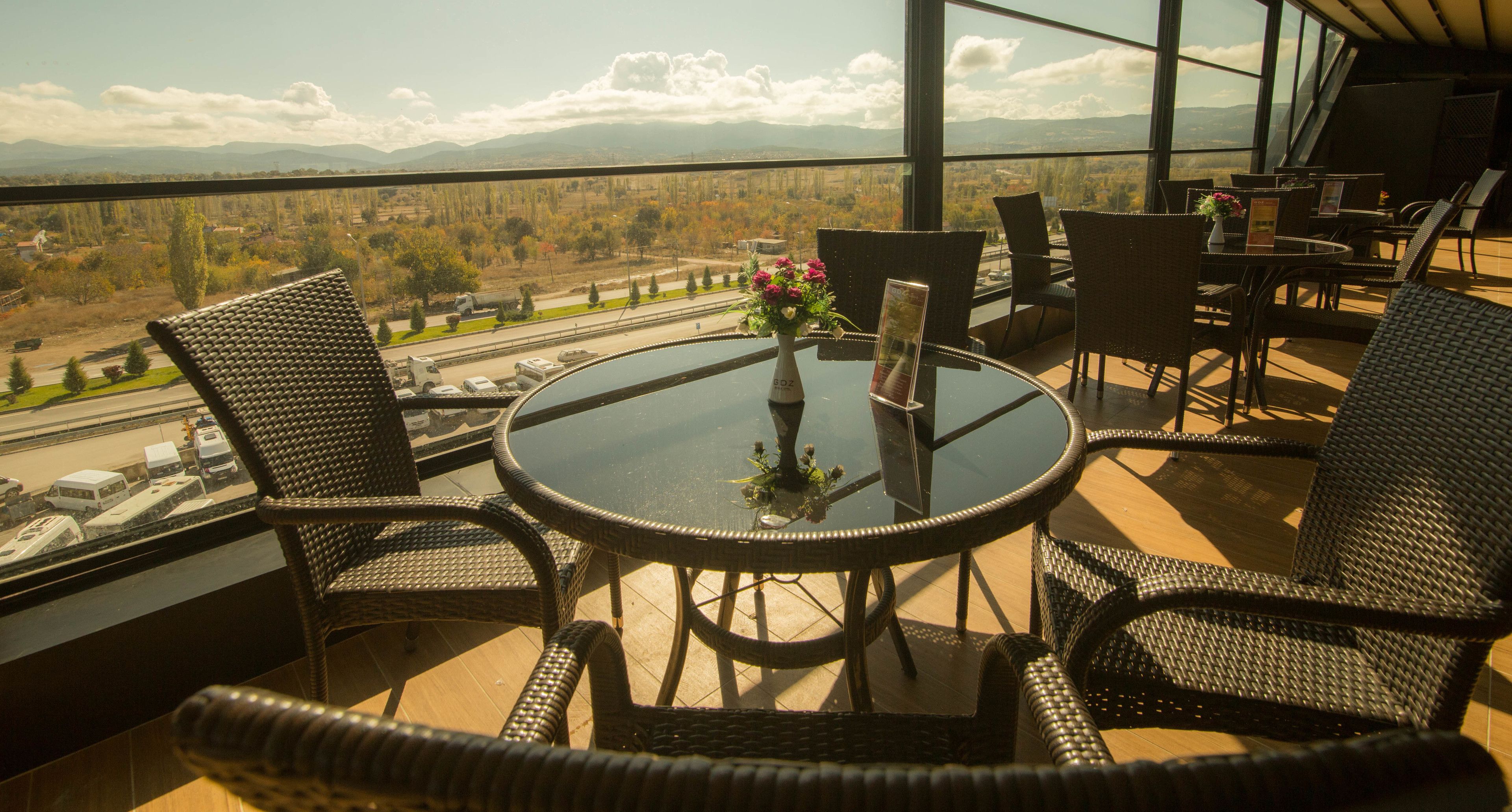 供應午餐及晚餐；土耳其菜