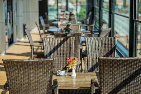 Lunch and dinner served . GDZ Hotels Gediz Business
