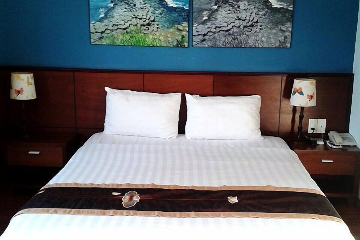 Minibar, meja kerja, dan Wi-Fi gratis