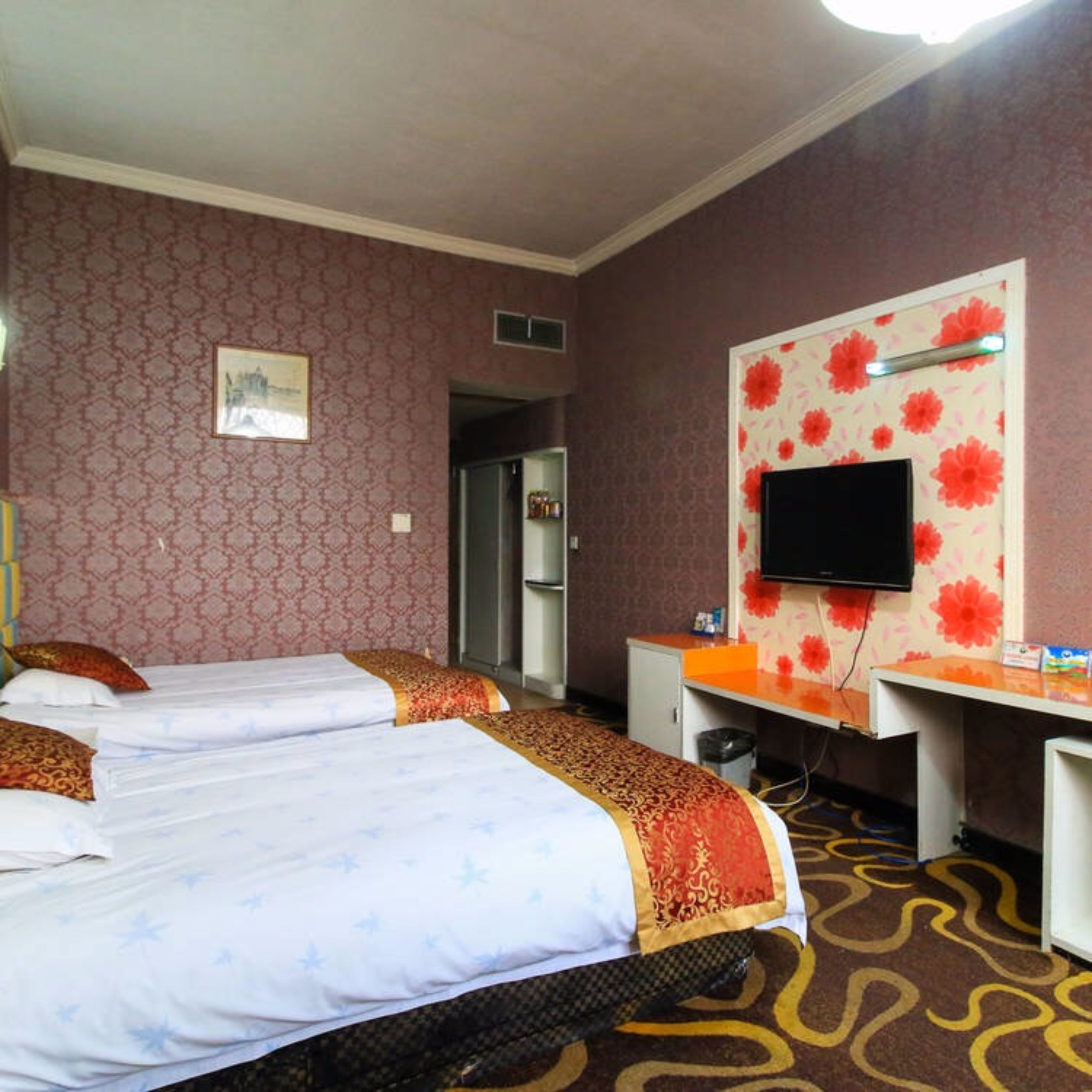 standard twin room | desk, blackout curtains, free wifi