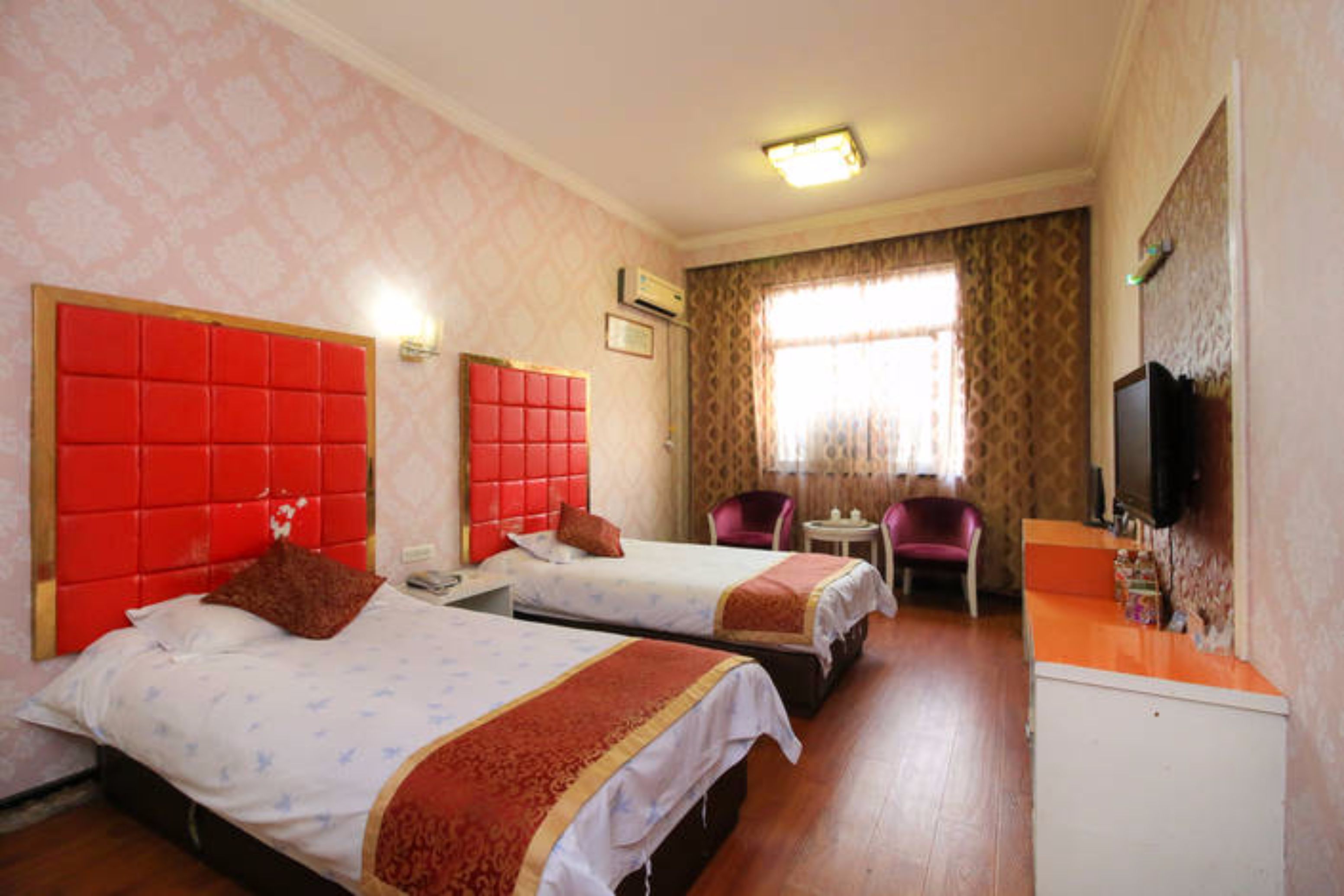 deluxe twin room | desk, blackout curtains, free wifi