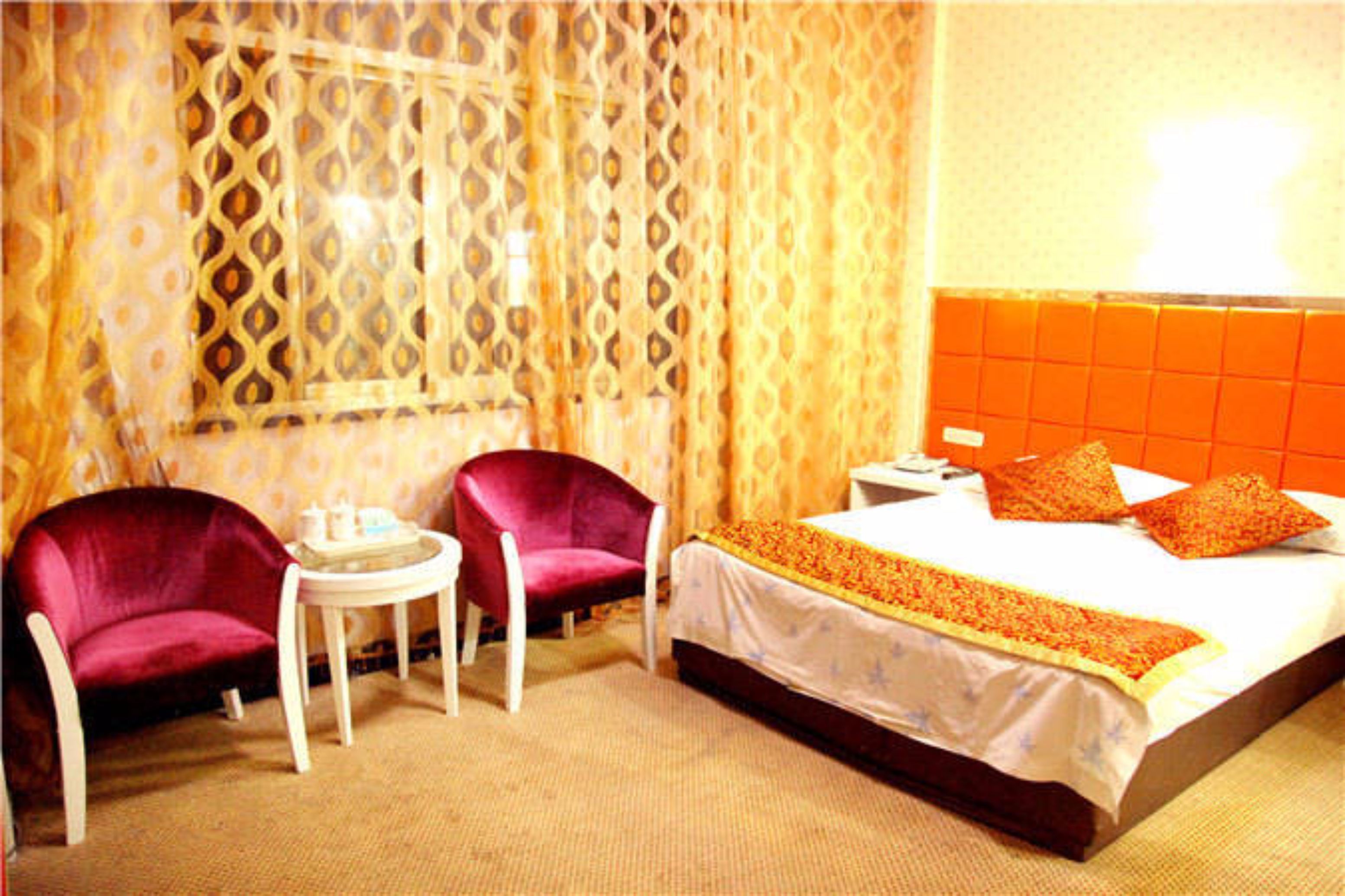 deluxe double room | desk, blackout curtains, free wifi