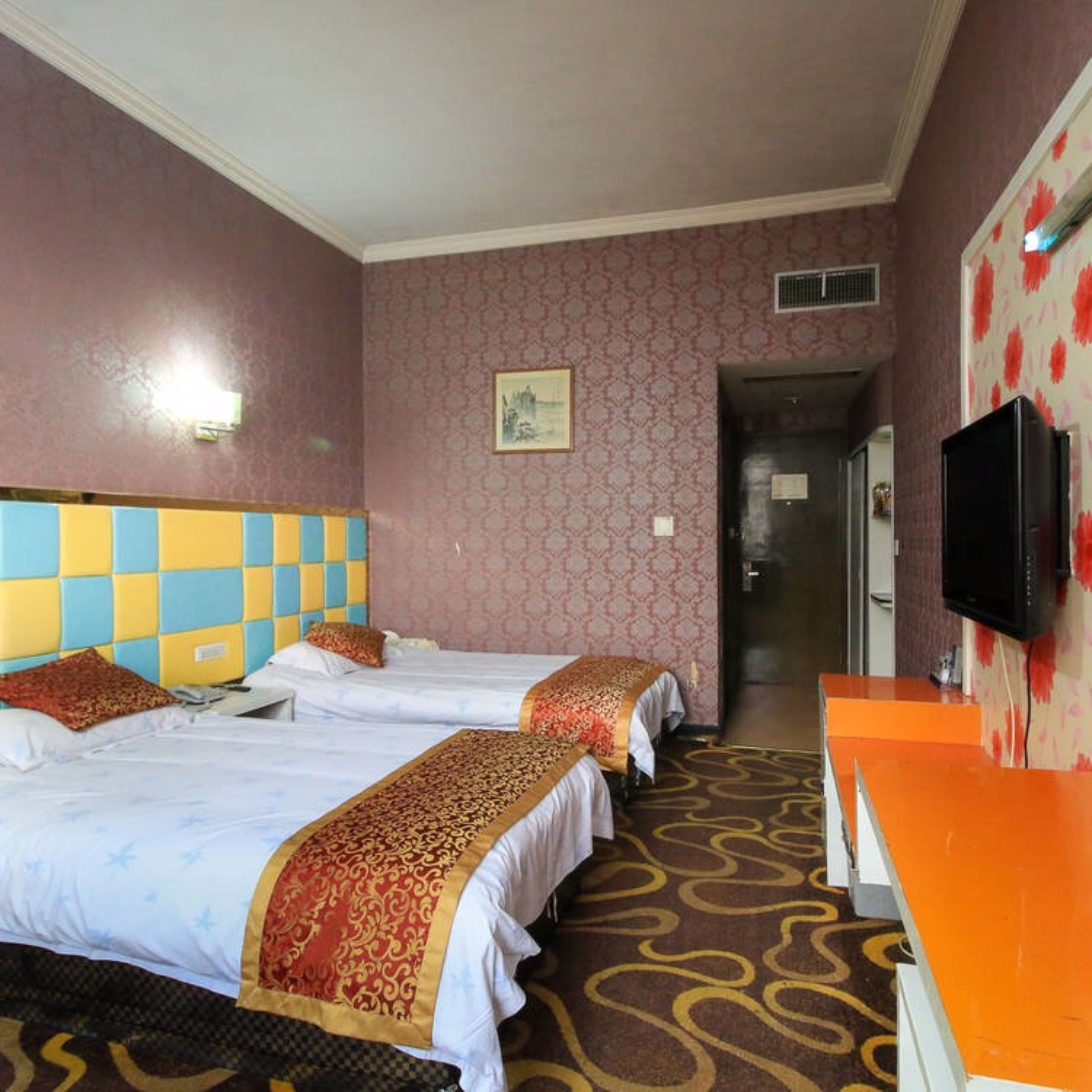 standard twin room | desk, blackout curtains, free wifi