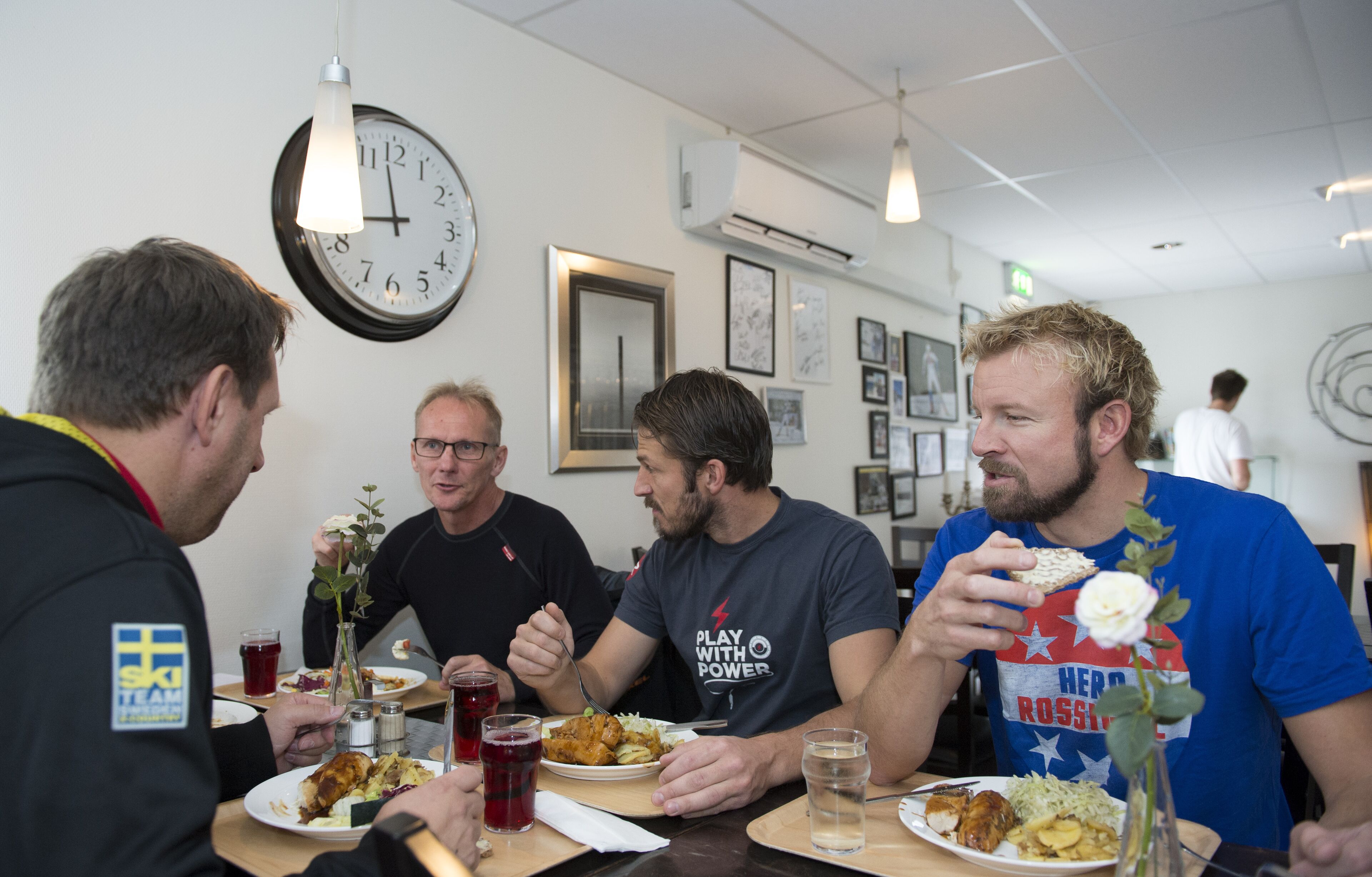 daily buffet breakfast (sek 100 per person)