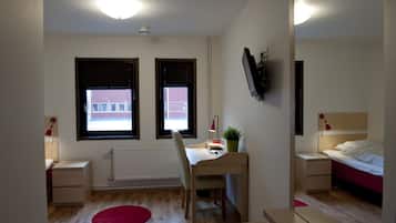 Habitación individual | Decoración personalizada y muebles diferentes