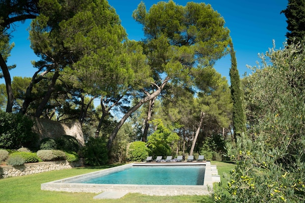 Seasonal outdoor pool - Domaine de Saint Clair (Aix-en-Provence)