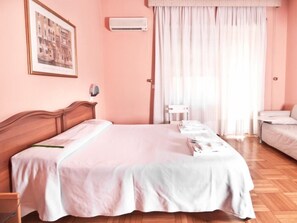In-room safe, desk, iron/ironing board