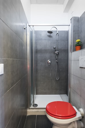 Chambre Classique Double ou avec lits jumeaux | Salle de bain