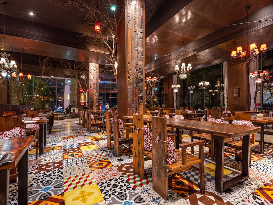 2 restaurants, breakfast, lunch served; local and international cuisine